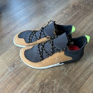 New without box vivobsrefoot tracker Decon women’s acorn shoes size eu36